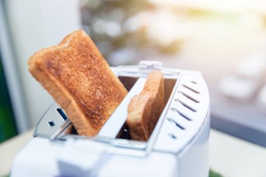Sabah yemek için lezzetli seyir tost ekmek sayfası