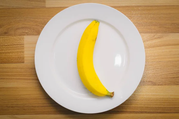 Banane Auf Teller Diät Mahlzeit Clean Food Konzept — Stockfoto