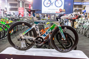 Dev Tayvan dünyanın en büyük bisiklet ürün Liv Avow zaman deneme yol bisiklet satış Uluslararası Bangkok Bisiklet 2018 bike Expo Bangkok, Tayland için 6 Mayıs 2