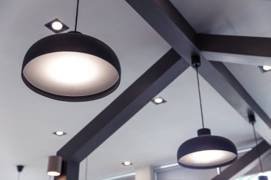 aydınlatma iç tasarım modern ev dekorasyon tarzı ışıkları asmak.