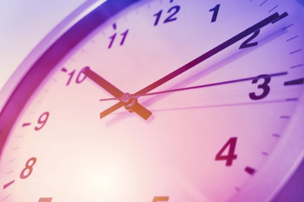 Violeta Púrpura Veces Reloj Cara Primer Plano —  Fotos de Stock