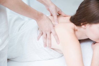kadın bel ağrısı masaj Spa