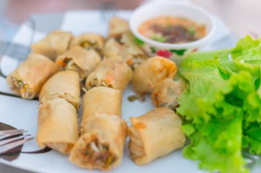 Bahar rulolar, Tayland popüler yemekleri meze tarifi menü.