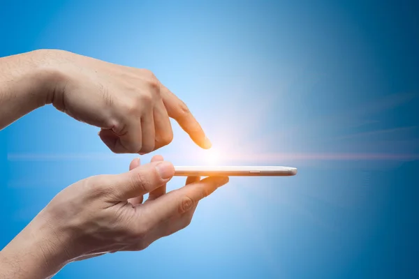 Tela Sensível Toque Smartphone Com Luz Para Cima Dedo Acesso — Fotografia de Stock