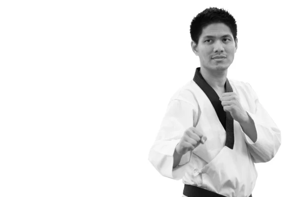 Cintura Nera Taekwondo Guardia Uomo Piedi Bianco Con Percorso Ritaglio — Foto Stock
