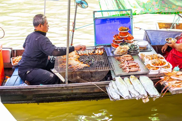Amphawa Venta Alimentos Barco Madera Tradicional Mae Klong Canales Mercado — Foto de Stock