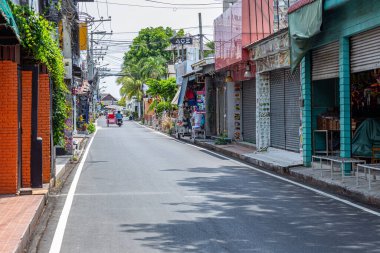 Sessiz seyehat yeri ve iş yeri kapandı ve bir zamanlar en popüler seyahat yeri olan Hua Hin, Coronavirus Etkisi (COVID-19) pandemik ve ülke tecridi 16 Mayıs 20.Hua Hin, THAILAND