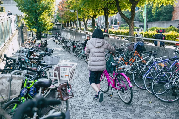 Überfüllte Fahrradabstellplätze Japan Aufgrund Des Ausbruchs Des Coronavirus Covid Führen — Stockfoto