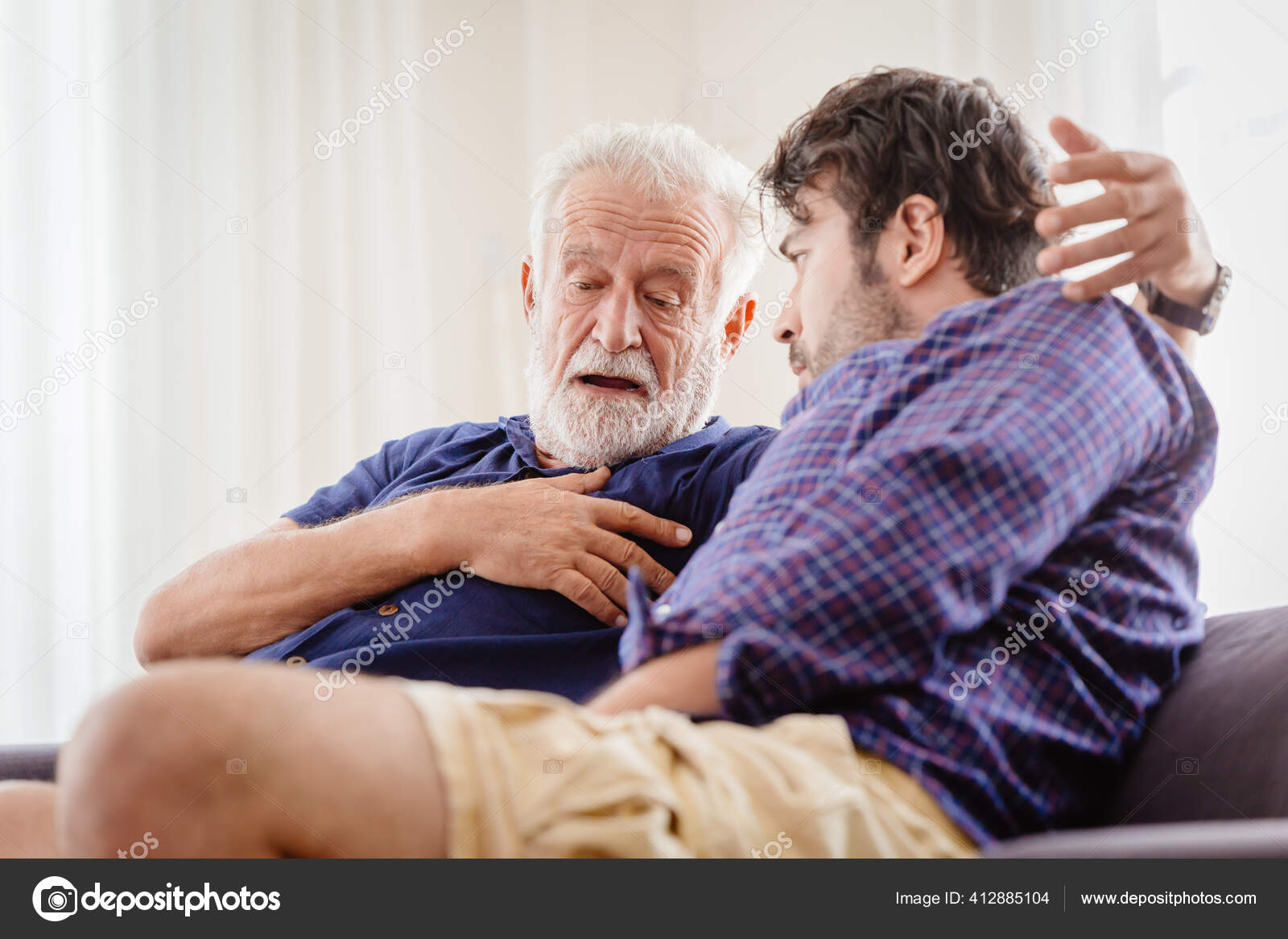 Diferenças Duas Gerações Pai Mais Velho Sexo Masculino Com Filho — Foto ©  coffeekai 412885104