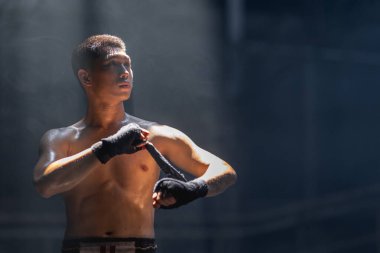 Tayland boksu, Portre Muay Thai dövüşçüsü, genç adam boksör, tekme boksörü erkek, Asya dövüş sanatları