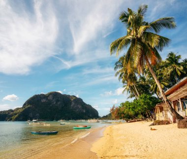 Corong Corong plaj geleneksel tekneler, El Nido Palawan Adası, Filipinler