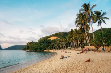 Snset At Las Cabanas Beach At El Nido, Filipinler
