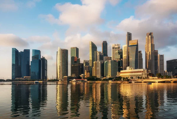 Singapurský obchodní obvod s mrakodrapy, Singapur. — Stock fotografie