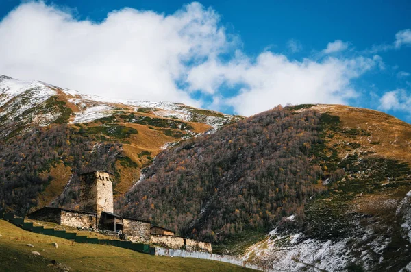 Stary Kościół Lamaria regionie wioski Uszguli górnej Swanetii, Georgia — Zdjęcie stockowe