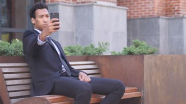 Tasarımcı alarak Selfie telefon portresi