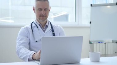 Beni Doktor Kliniği tarafından jest yardım için ara