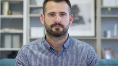 Jest yetişkin adam, inkar ve reddetme tarafından durdurmak