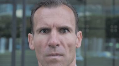 İşadamı şok, hayrete orta yaşlı