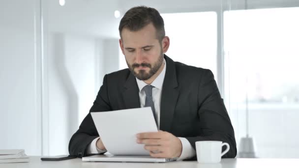 Businessman Reading Documents, Paperwork — Stock Video