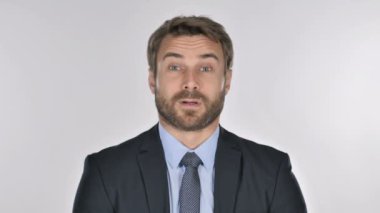 Kabul etmek için Evet kafa sallayarak işadamı portresi