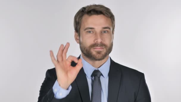 Retrato Del Empresario Gesturing Okay Sign — Vídeos de Stock