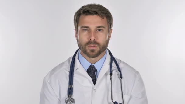 Porträt Eines Arztes Der Mit Erhobenem Zeigefinger Ablehnt — Stockvideo
