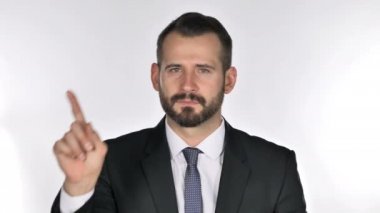 Çöp için parmak sallayarak sakal işadamı portresi