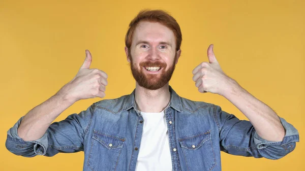 Redhead Man Gesturing Thumbs Isolated Yellow Background — Stock Photo, Image