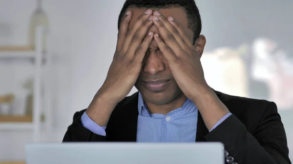 Angry Casual African Businessman Reacting Financial Loss Work — Stock Photo, Image