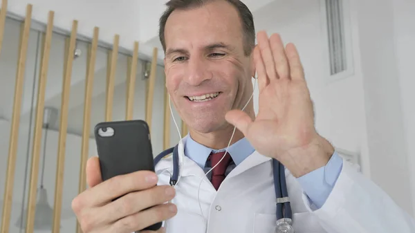 Chat Vídeo Line Por Médico Acenando Para Olá — Fotografia de Stock