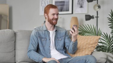 Koltukta oturan online görüntülü sohbet