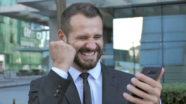 Beard Man Excited Success While Using Smartphone — Stock Photo, Image