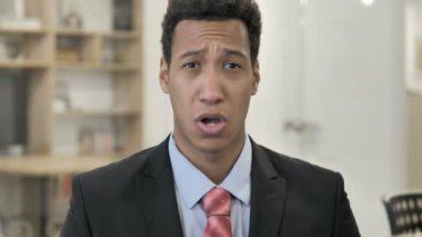 Afrika Işadamı tarafından thumbs Down