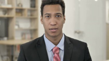 Alkışlayan, Afrikalı Işadamı alkışlamak