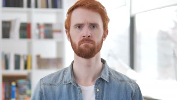 (Inggris) Portrait of Sad Casual Redhead Man Upset by Loss — Stok Video