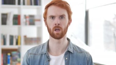 Stop, Casual Redhead adam el ile durdurma