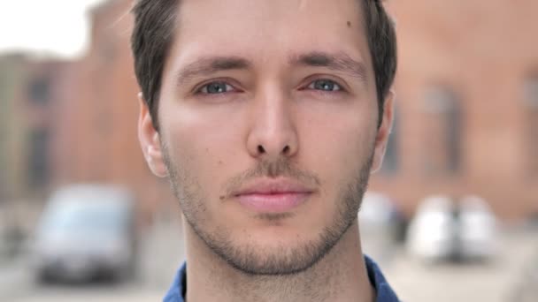 Outdoor Close up of  Smiling Young Man — Stock Video