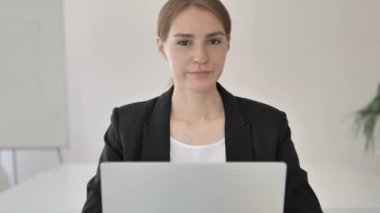 Ofis Genç Businesswoman tarafından