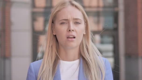 Portrait of Yawning Tired Young Businesswoman — Stock Video