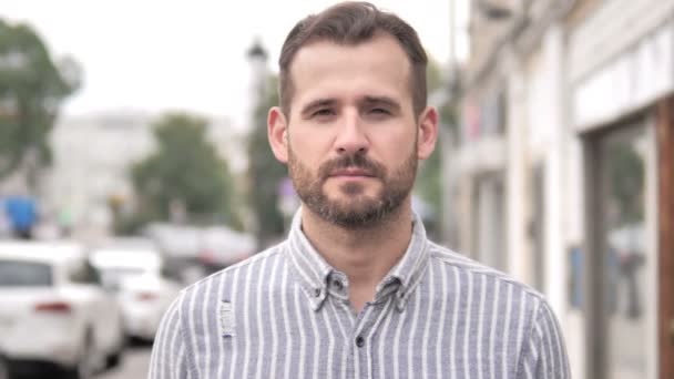 Outdoor Portrait of Beard Casual Man — Stock Video