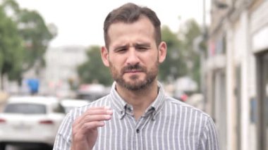 Baş ağrısı, rahatsızlık stres sakal Casual adam