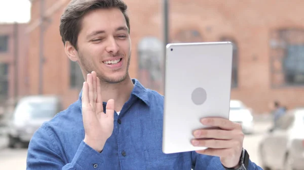 Outdoor Video Chat on Tablet by Young Man — Stock Photo, Image