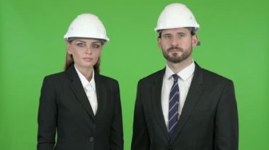 Ciddi İnşaat Mühendisleri Kroma Anahtarına Karşı Ayakta