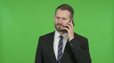 Sinirli Genç İşadamı Chroma Key karşı Çağrı kızgın olsun