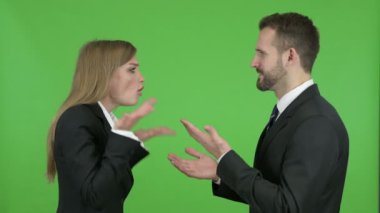 İki Profesyonelden Oluşan Ekip Chroma Key'e Karşı Tartışıyor