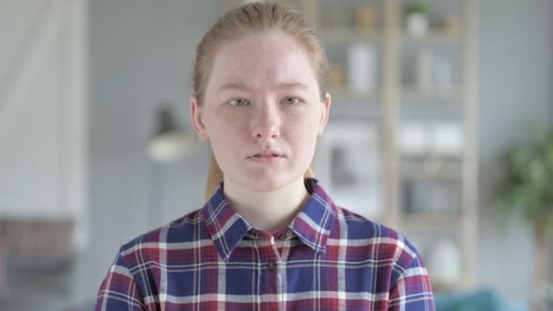 Close Up of Young Woman Looking for Something — Stock Video