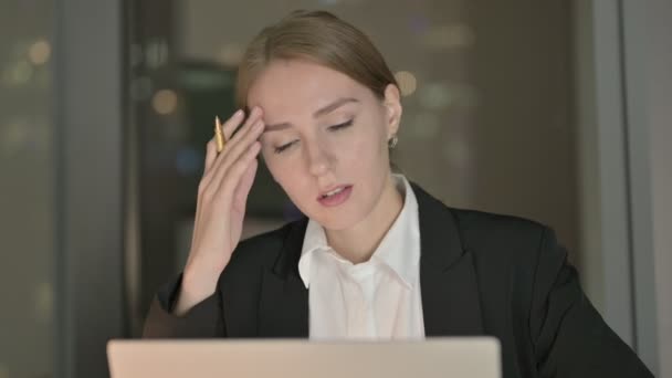 Close Up of Businesswoman having headache in Office at Night — Stock video