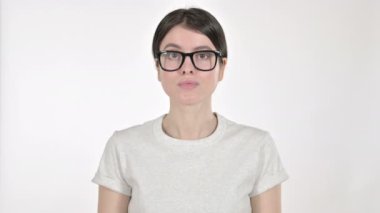 Kadın Parmaklarını Dudaklarına Koyuyor Beyaz Arkaplanda
