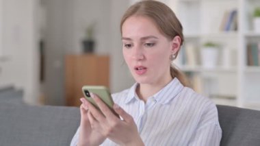 Smartphone 'da Kaybolan Genç Kadının Portresi