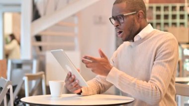 Kafe 'de Tablet' te Kaybolan Afrikalı Adam 'ın tepkisi hayal kırıklığı oldu 